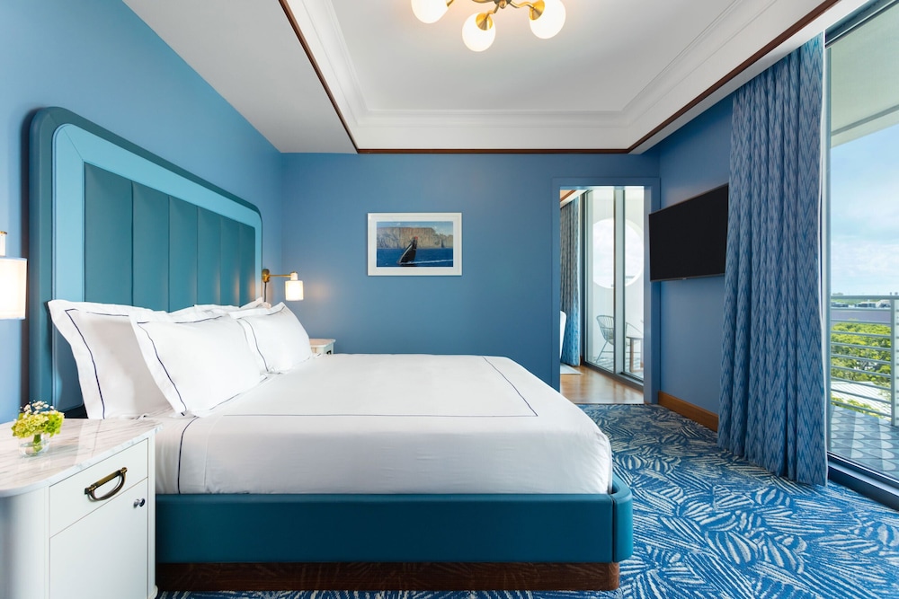 SIGNATURE, SUITE, ACCESSIBLE