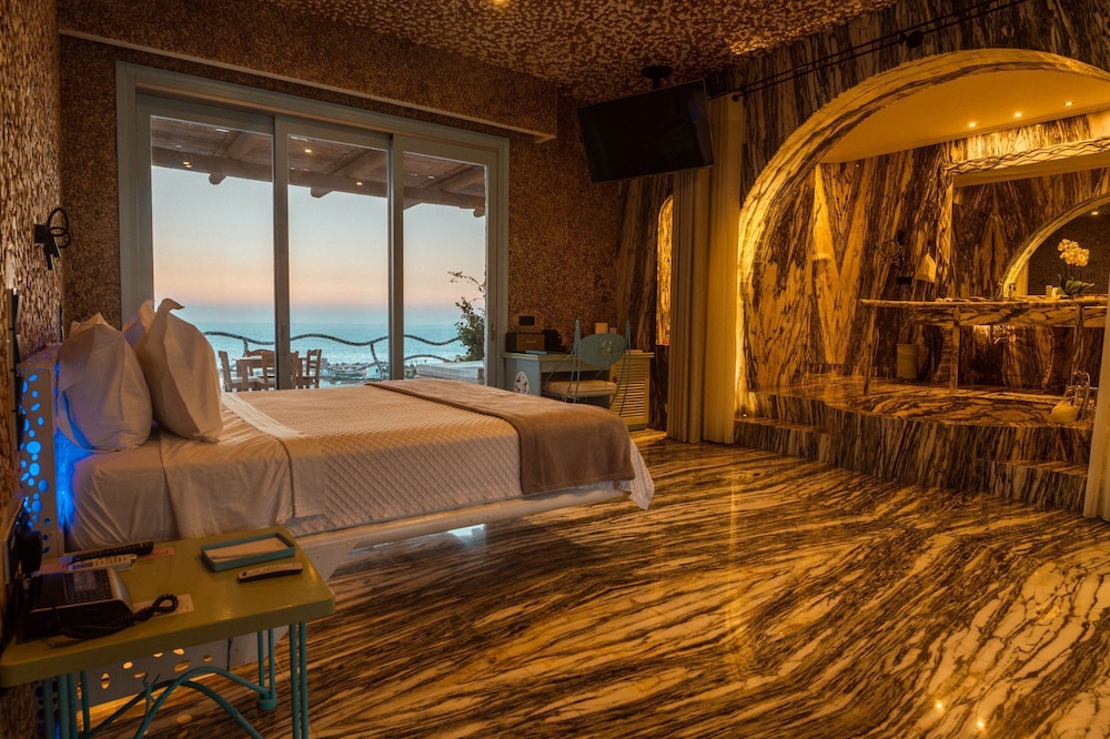 Agalia Luxury Suites 57/78