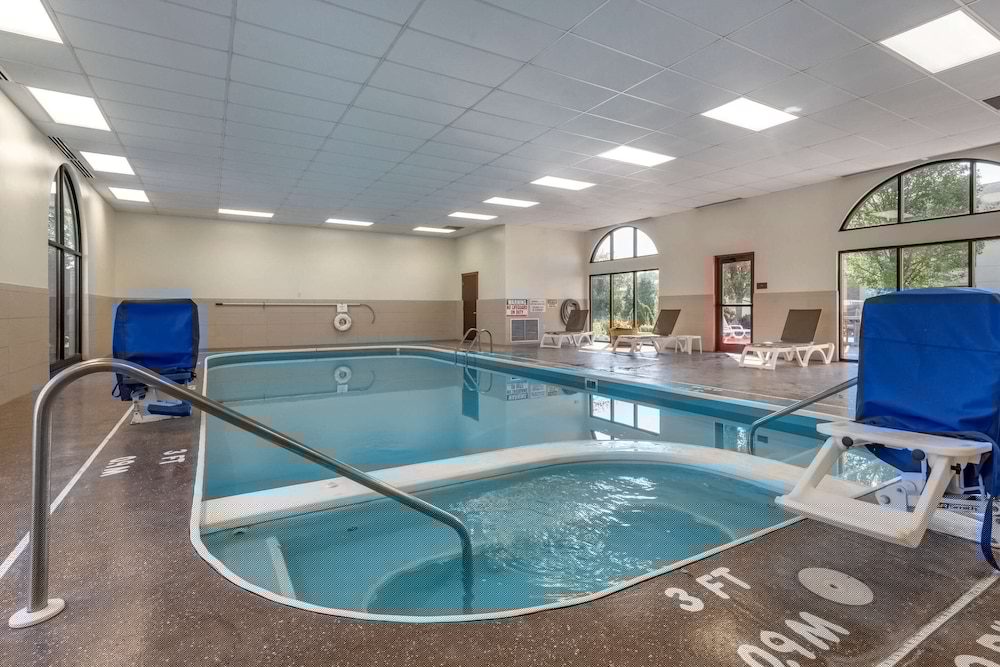 Quality Inn Dover OH 14/42