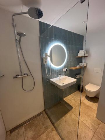 Semi Basement, Standard, with Extra Bed, Boulevard Hotel Scheveningen 8/8