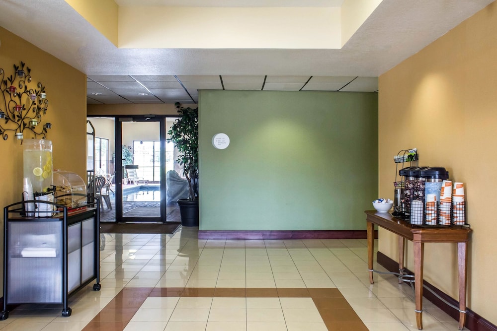 Econo Lodge Ankeny Des Moines 6/36
