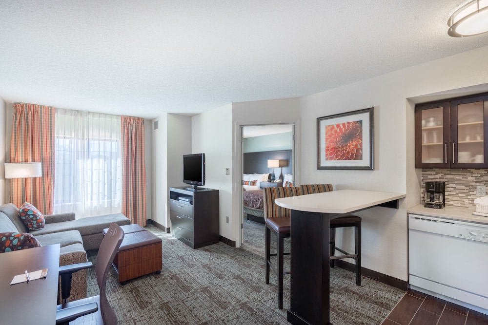 Staybridge Suites Wilmington Newark 29/44