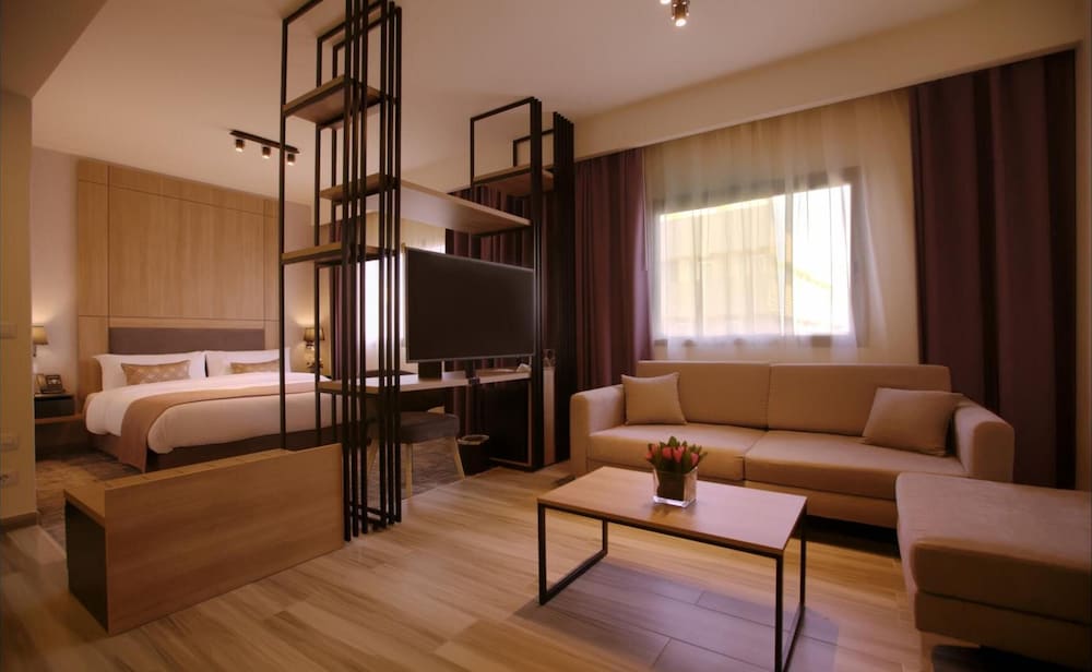 Oaks Beirut 23/33