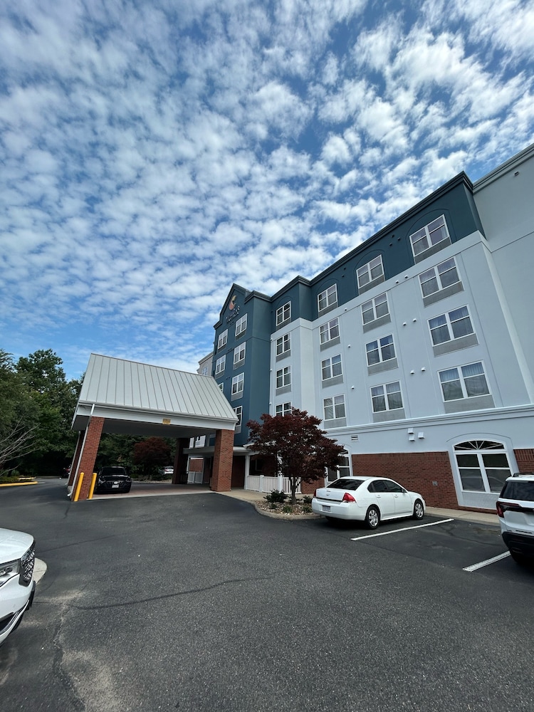Comfort Inn & Suites Virginia Beach - Norfolk Airport 23/28