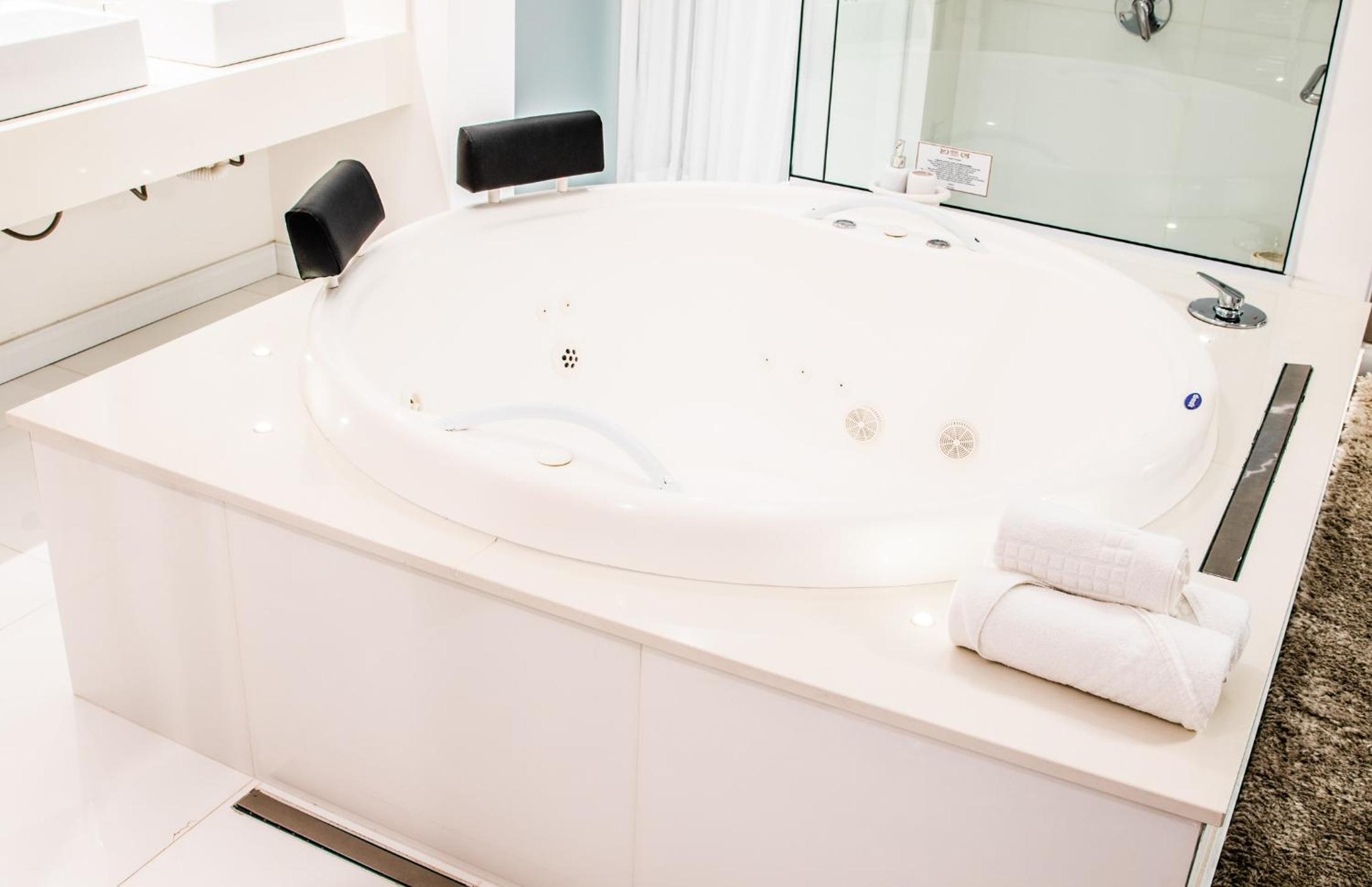 جناح بسرير كوين، Hotel Rieger 4/10