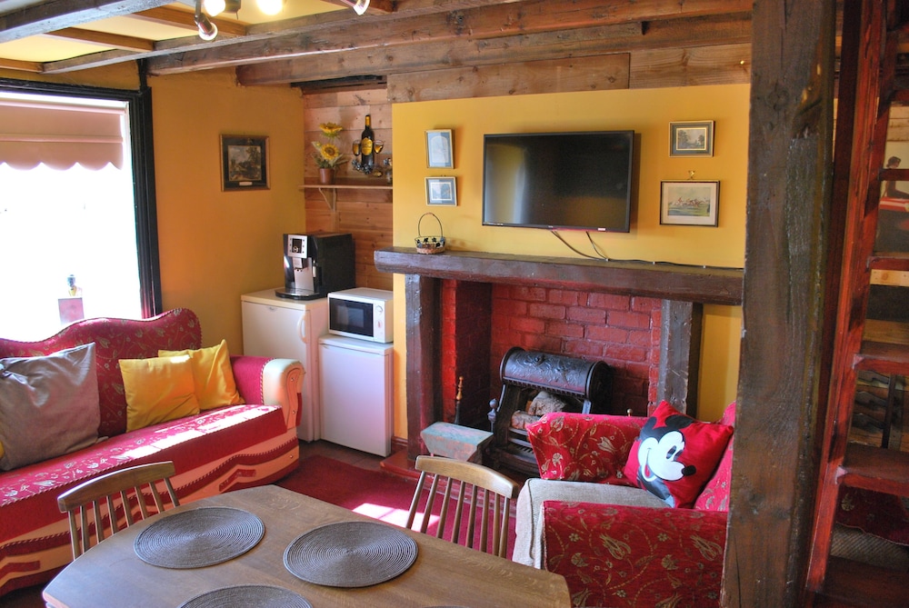 OYO Yarm Cottages 40/64