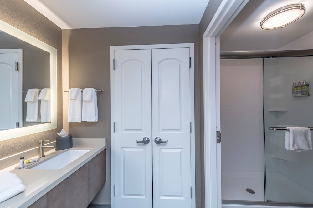 STAYBRIDGE SUITES CHARLESTON - MOUNT PLEASANT 20/60