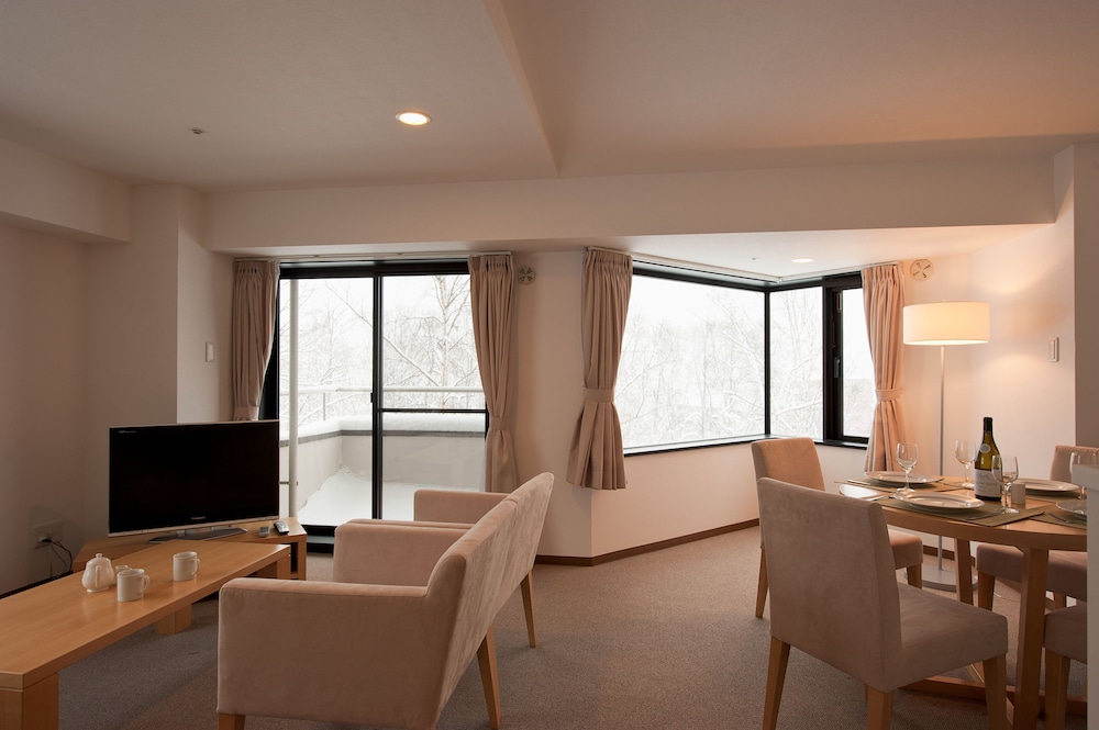 One Niseko Resort Towers 64/72
