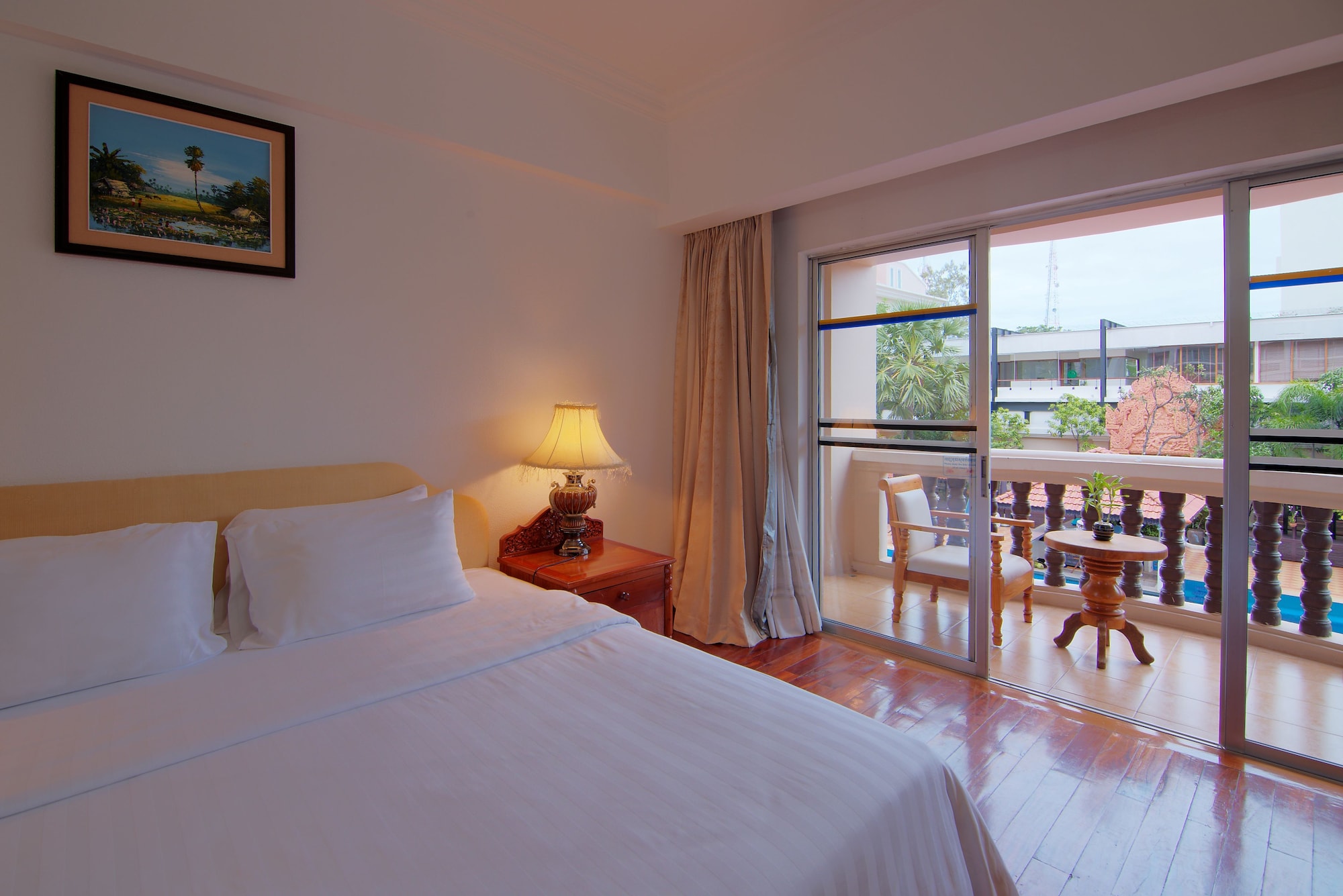 DELUXE, DOUBLE BED, POOL VIEW, BALCONY