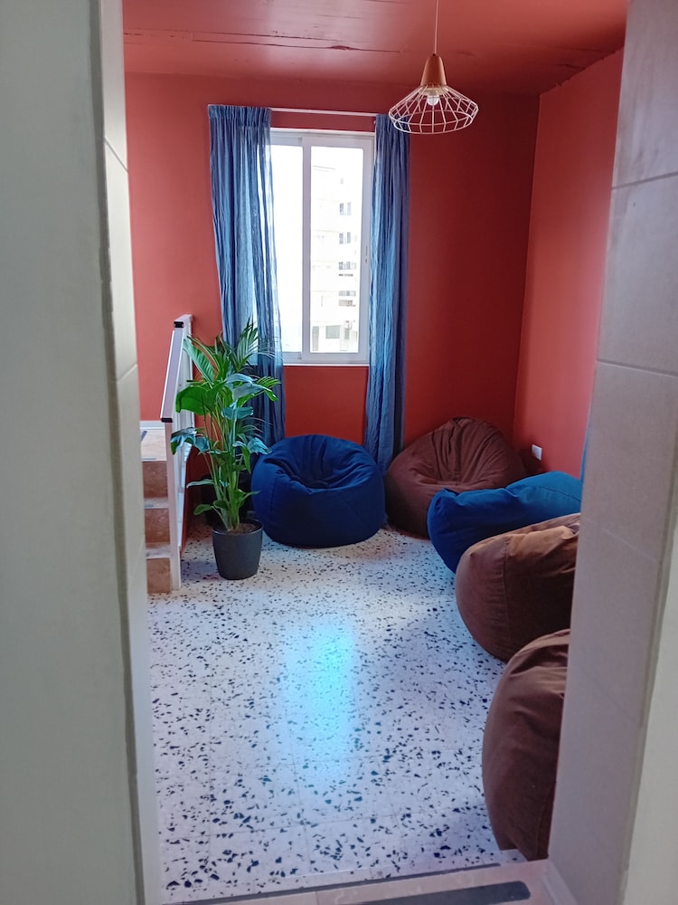 Inhawi Hostel 32/50