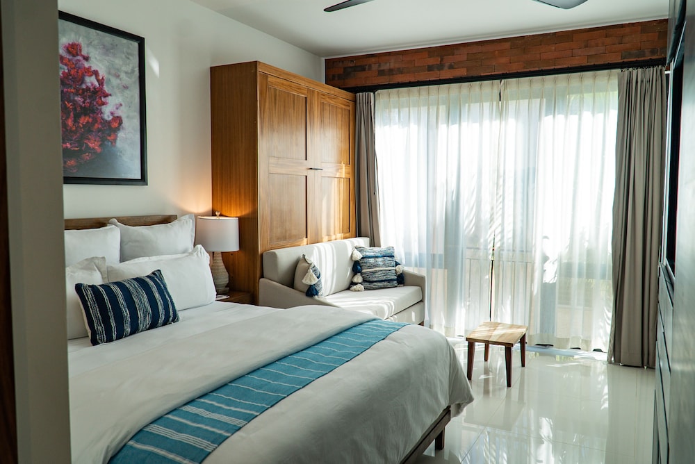 Flamboyan Hotel and Residences 21/60