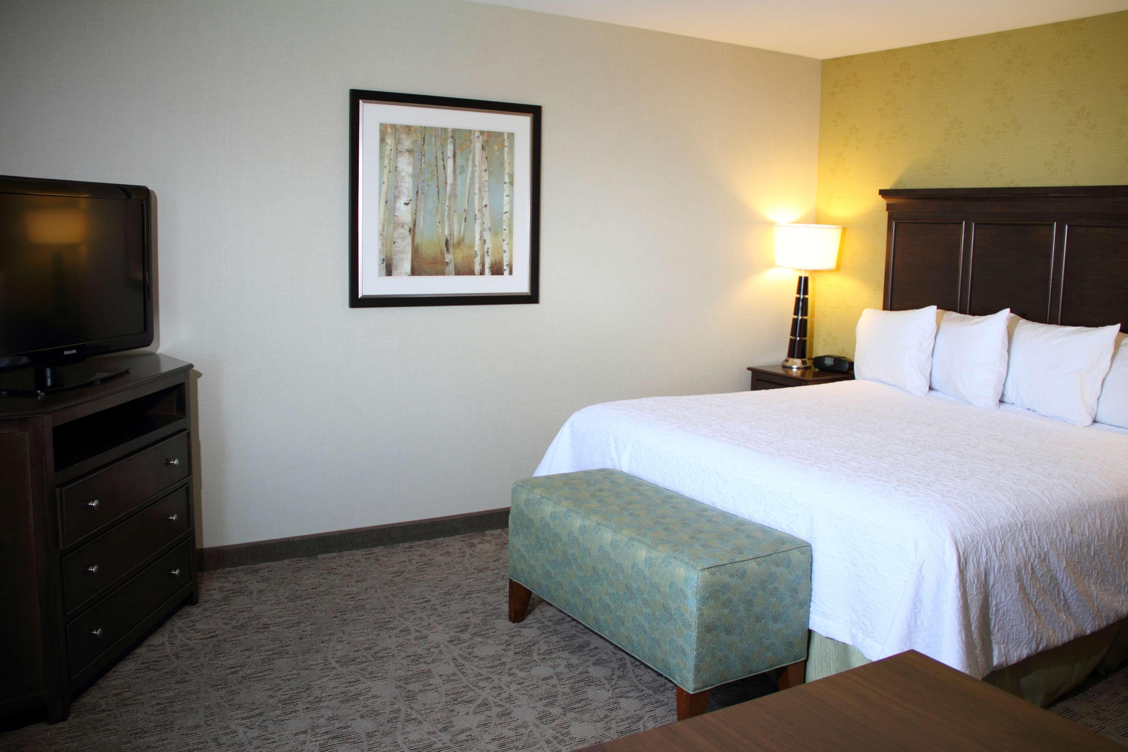 Studio, King Bed, Jetted Tub, Accessible