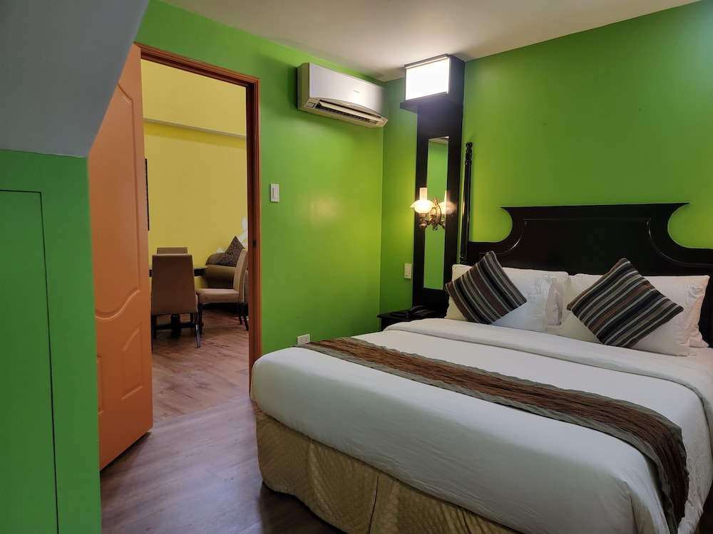2 BEDROOMS, SUITE