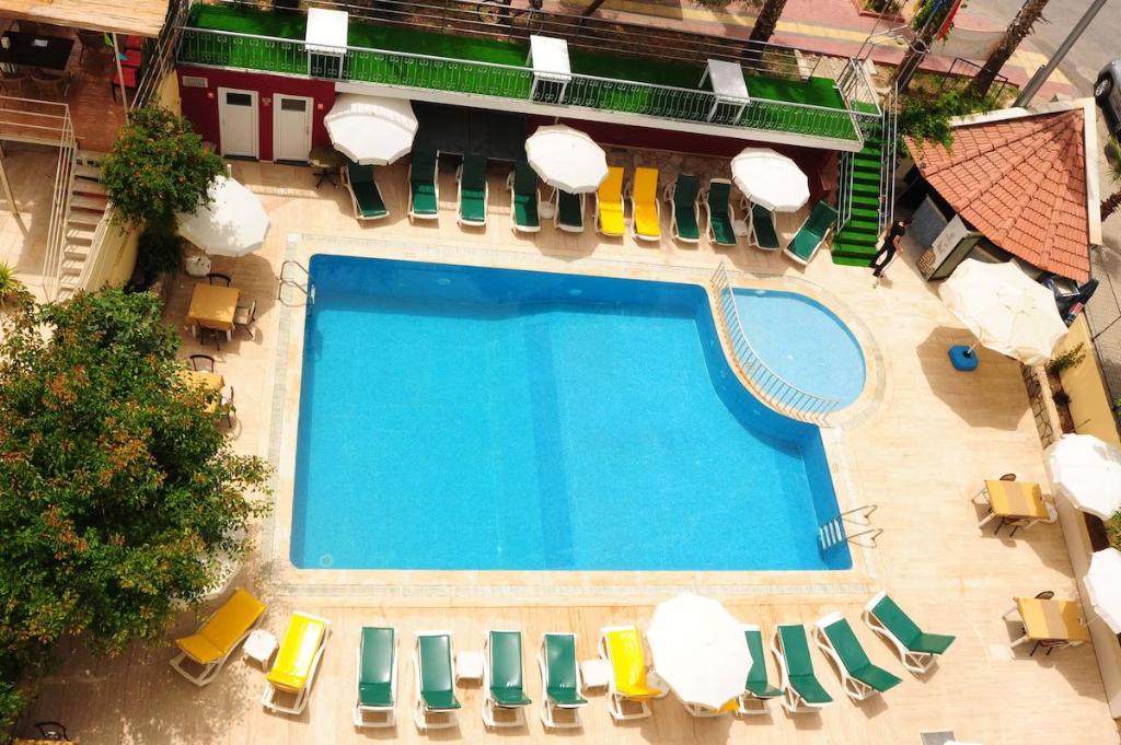 Semt Luna Beach Hotel 5/45