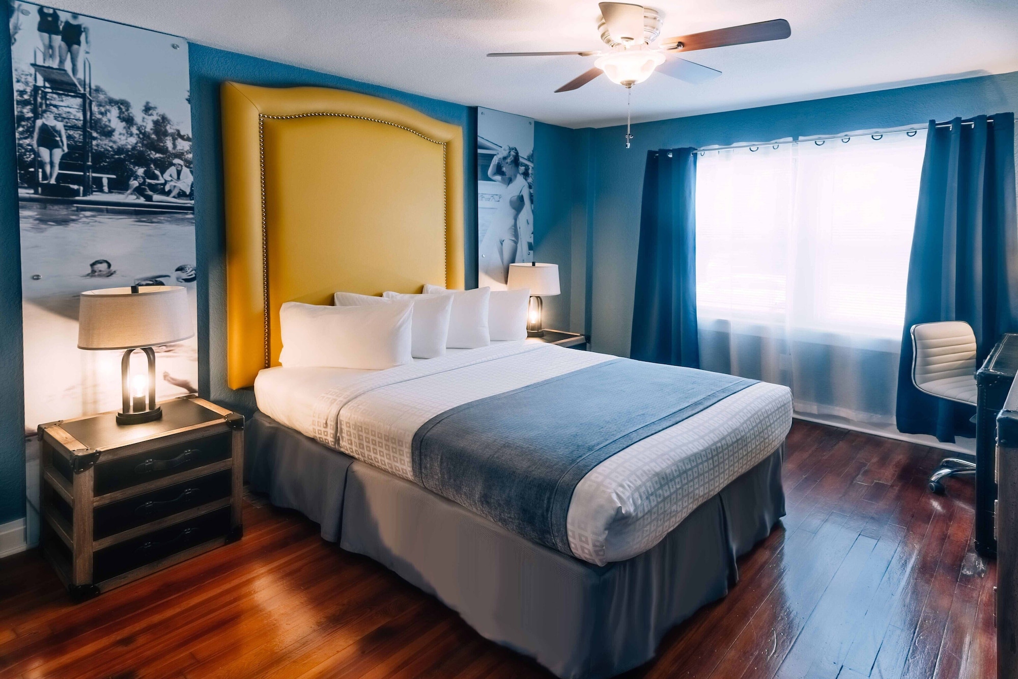 STANDARD, QUEEN BED