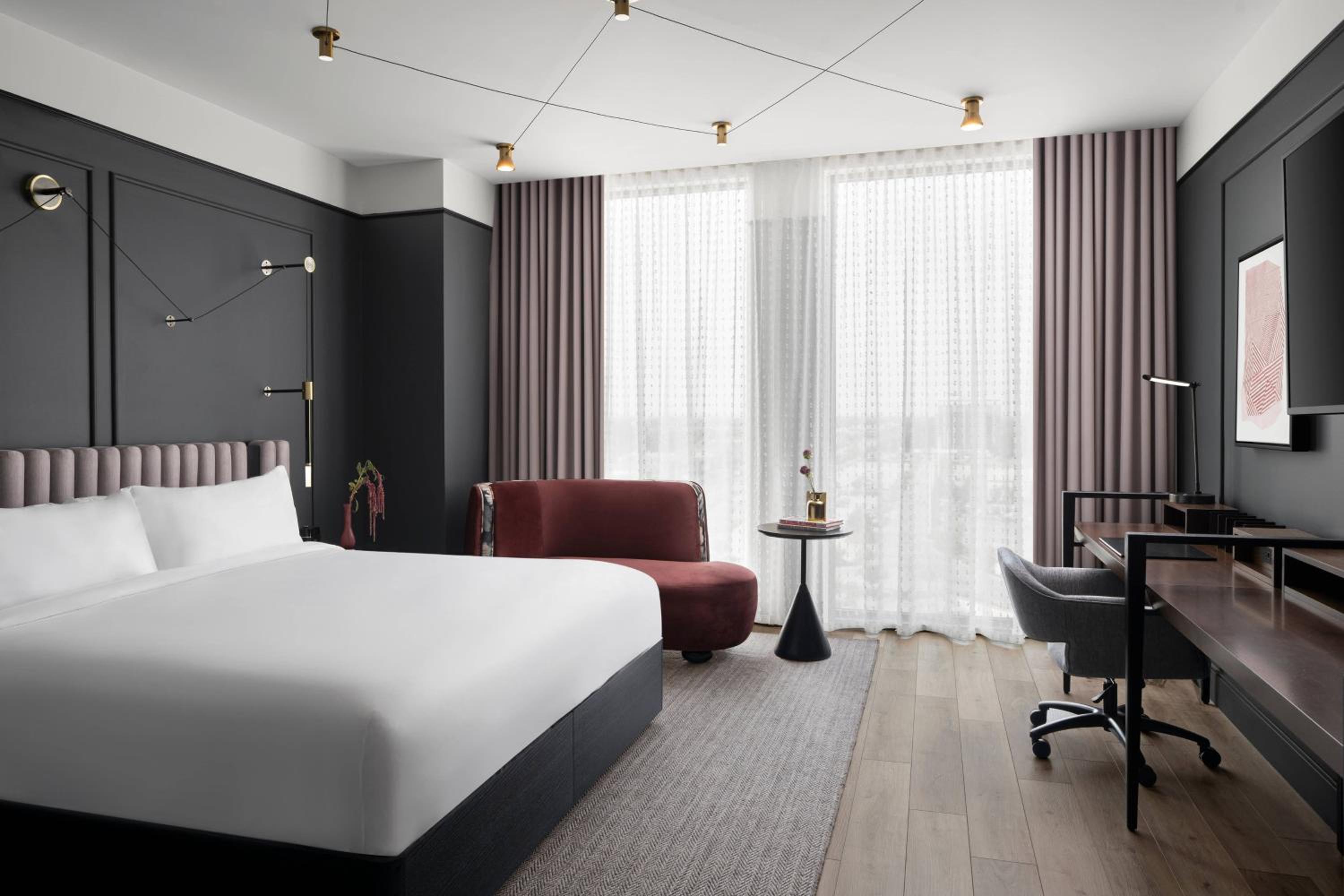 Guest Room, King Bed, Concierge Level