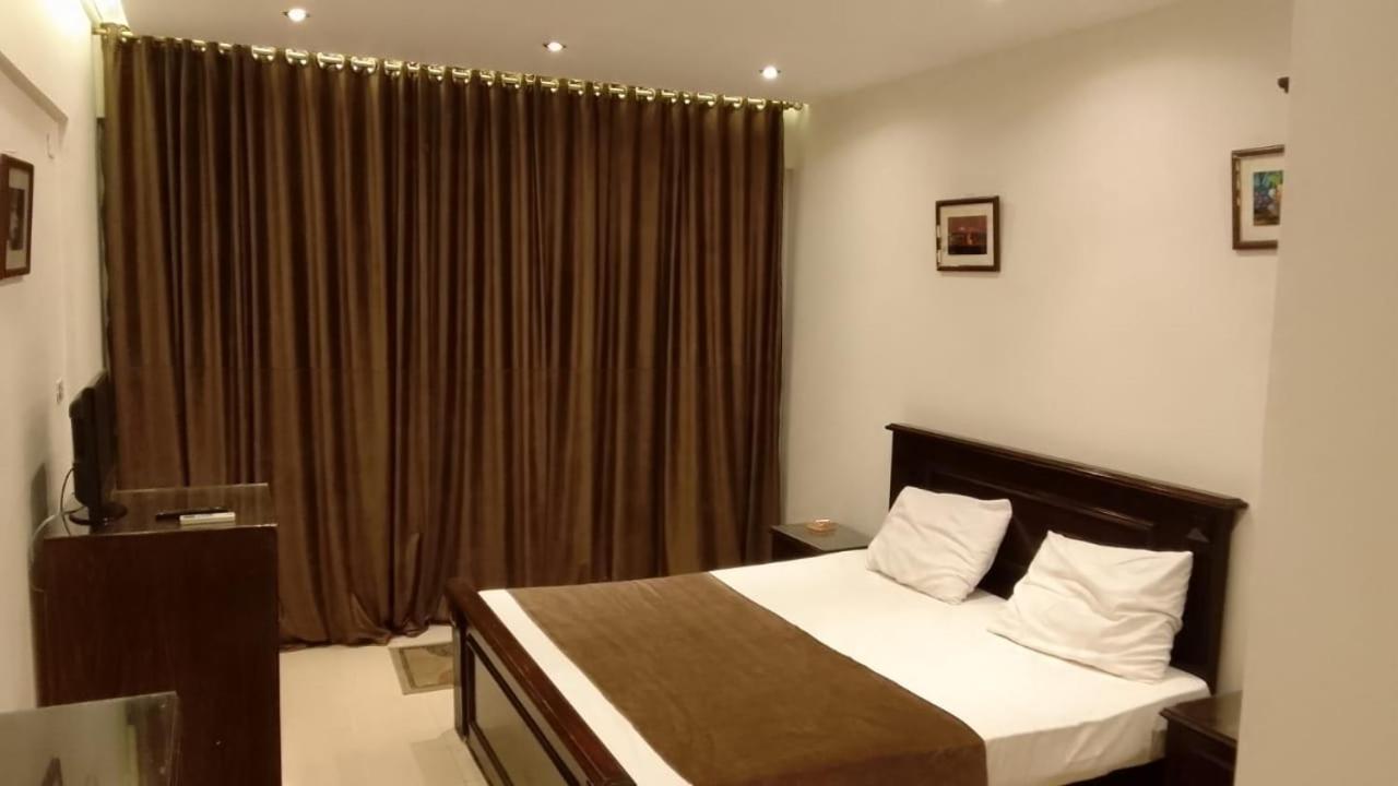 Siesta Hotel Alexandria 10/22