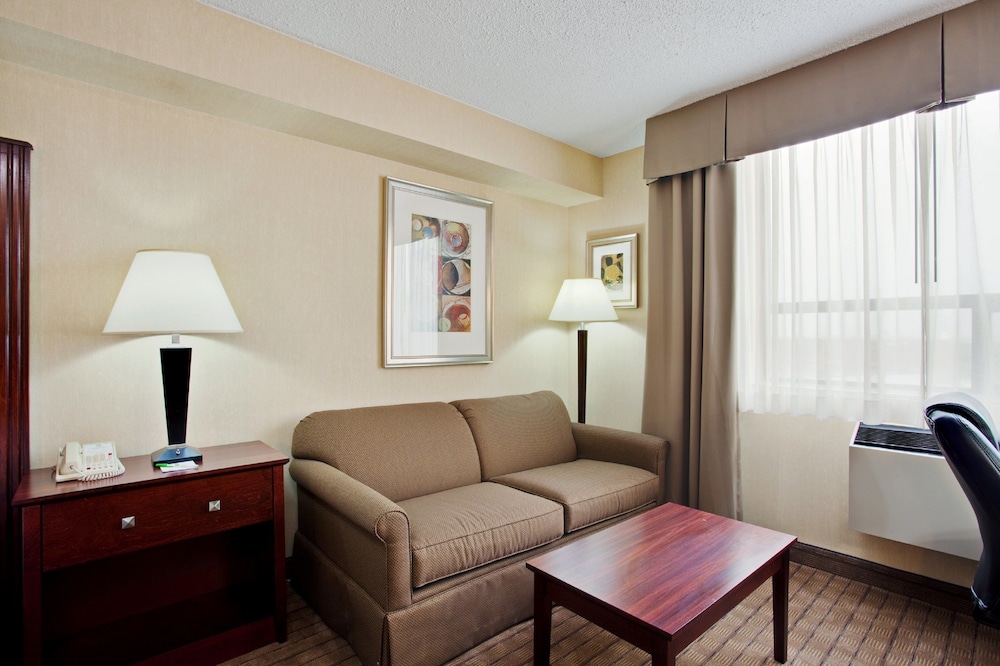 Holiday Inn Hotel And Suites Winnipeg Downtown 50/78