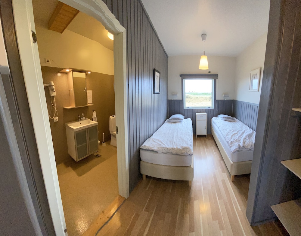 Gardur Apartments 11/65