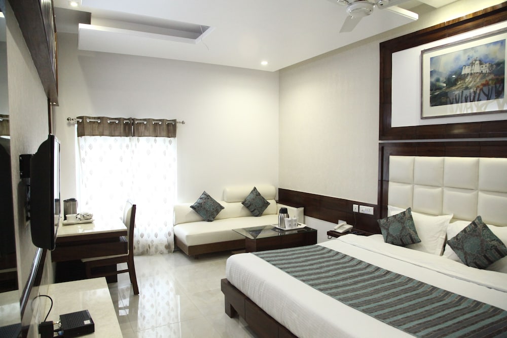 Hotel Emerald 20/52