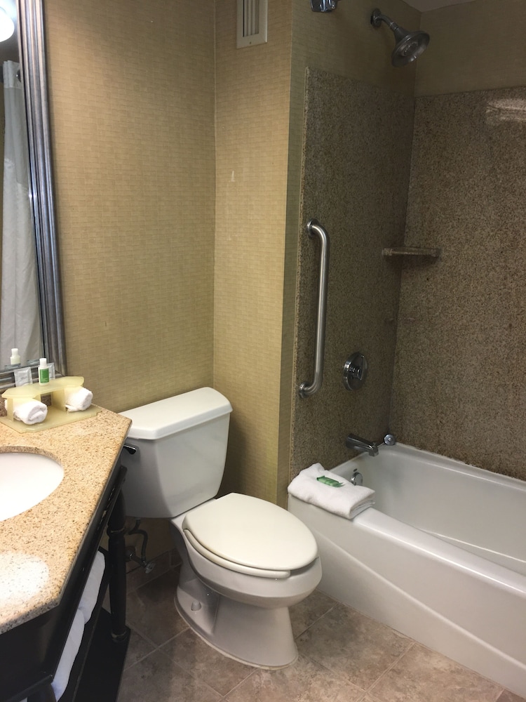 Holiday Inn Express Wilkes Barre East 14/57