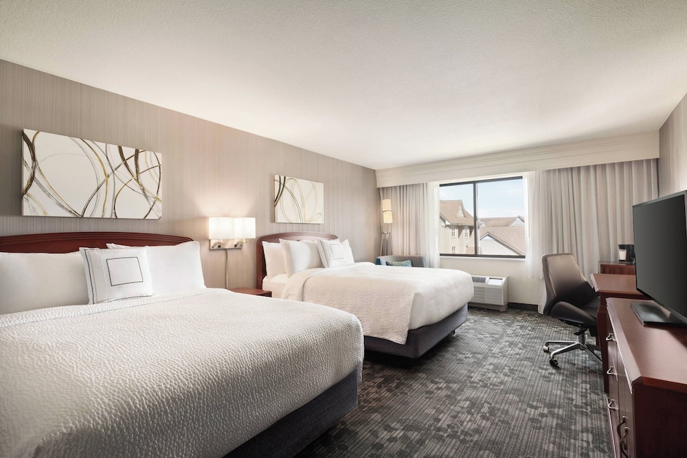 Room at Courtyard by Marriott Salinas Monterey, SALINAS - CA