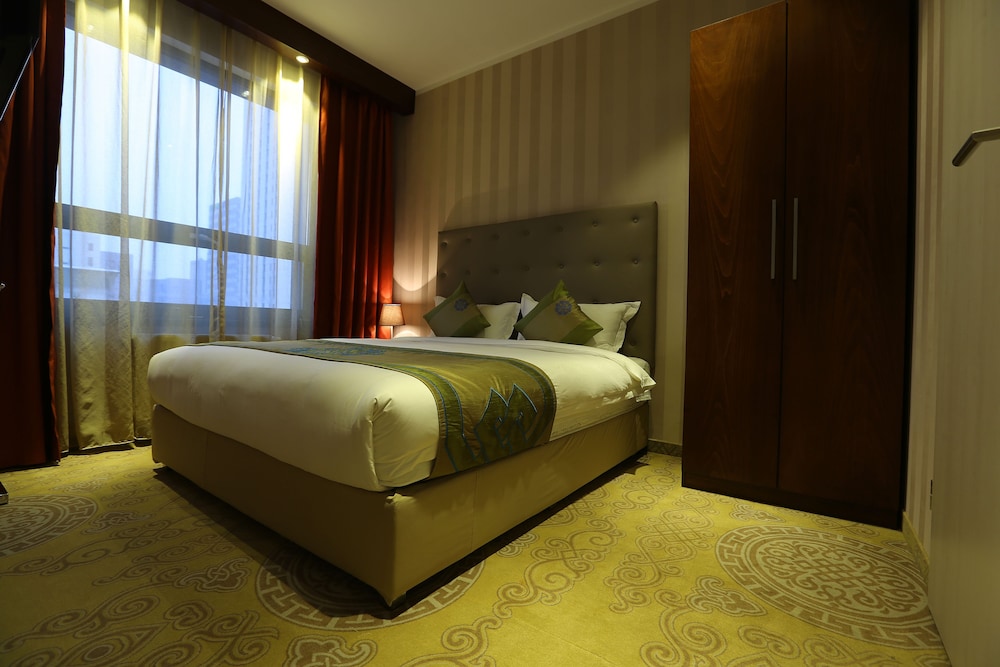 Hotel Nine 10/47