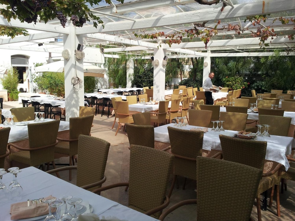 Hotel Vecchio Mulino 24/44