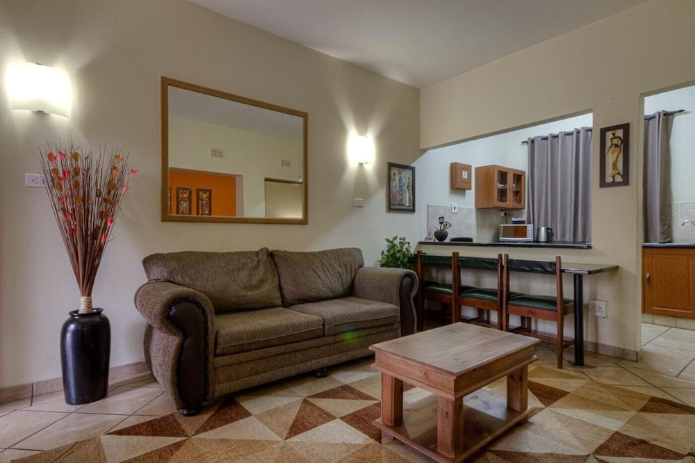 Shonalanga Lodge 12/33