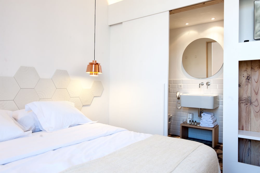 ROOM, DOUBLE BED, CITY VIEW, BALCONY