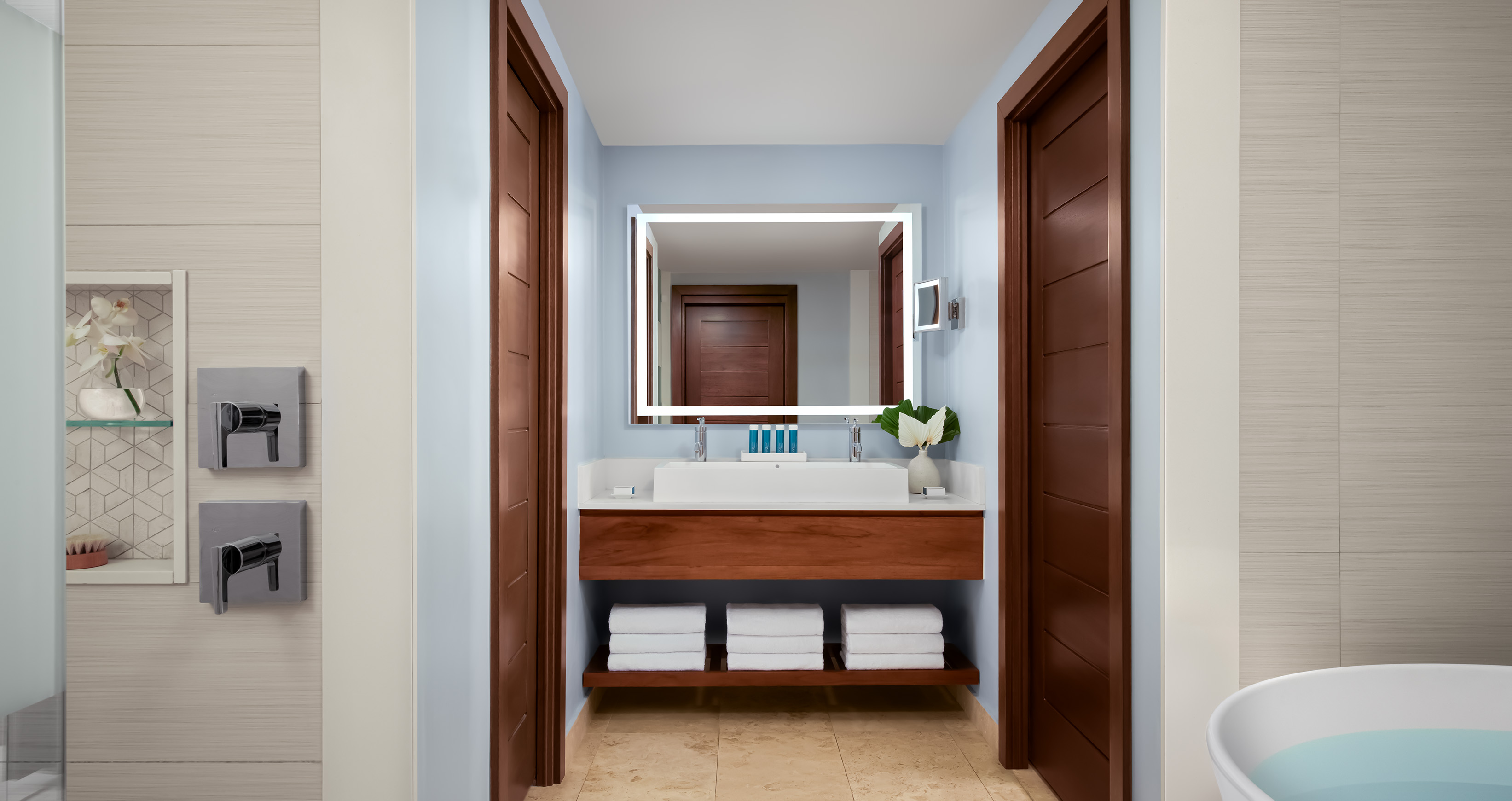 1 Bedroom, Starlight, Penthouse, Suite, Beach Front, Butler, Balcony, Bathtub