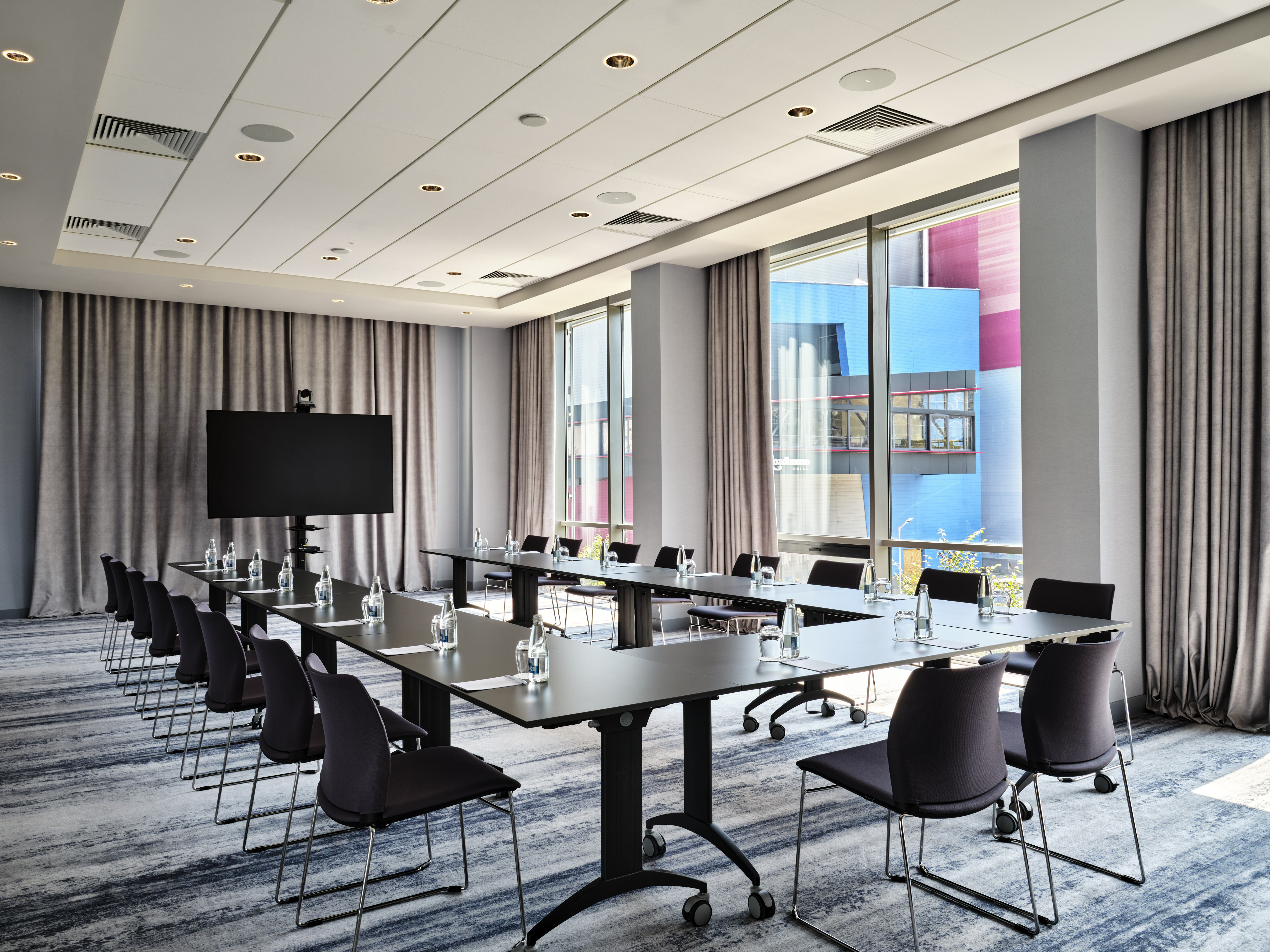 Crowne Plaza Sofia An Ihg Hotel 55/62