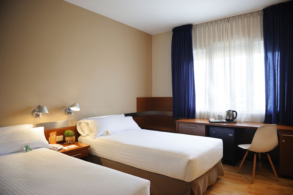 Tres Torres Atiram Hotel 7/28