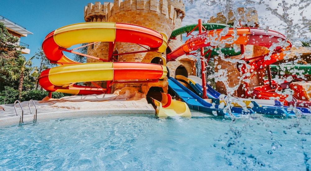 Dreamland Oasis Hotel Chakvi 57/63