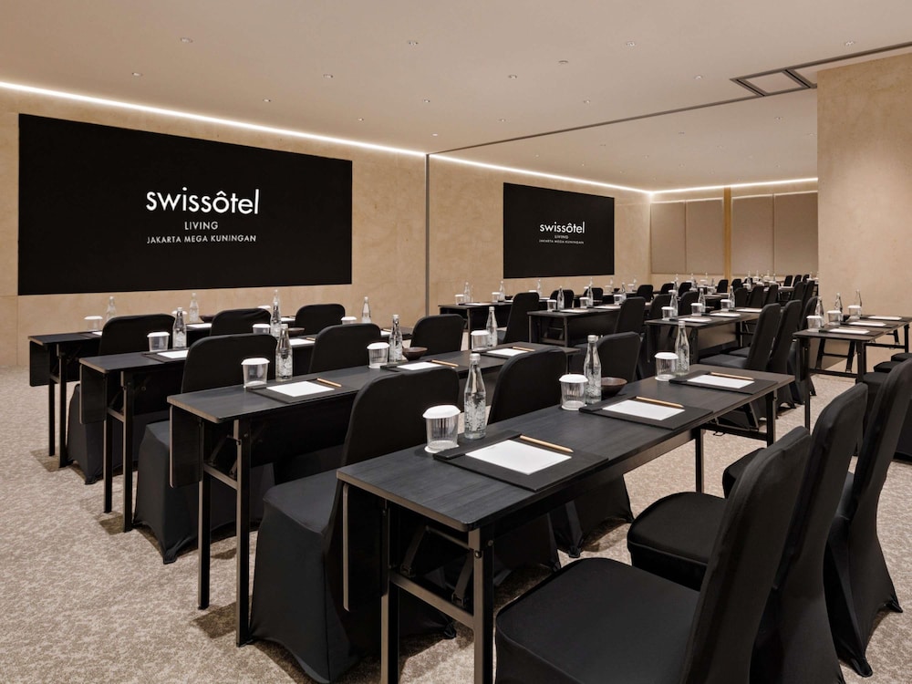 Swissotel Living Jakarta Mega Kuningan 40/50