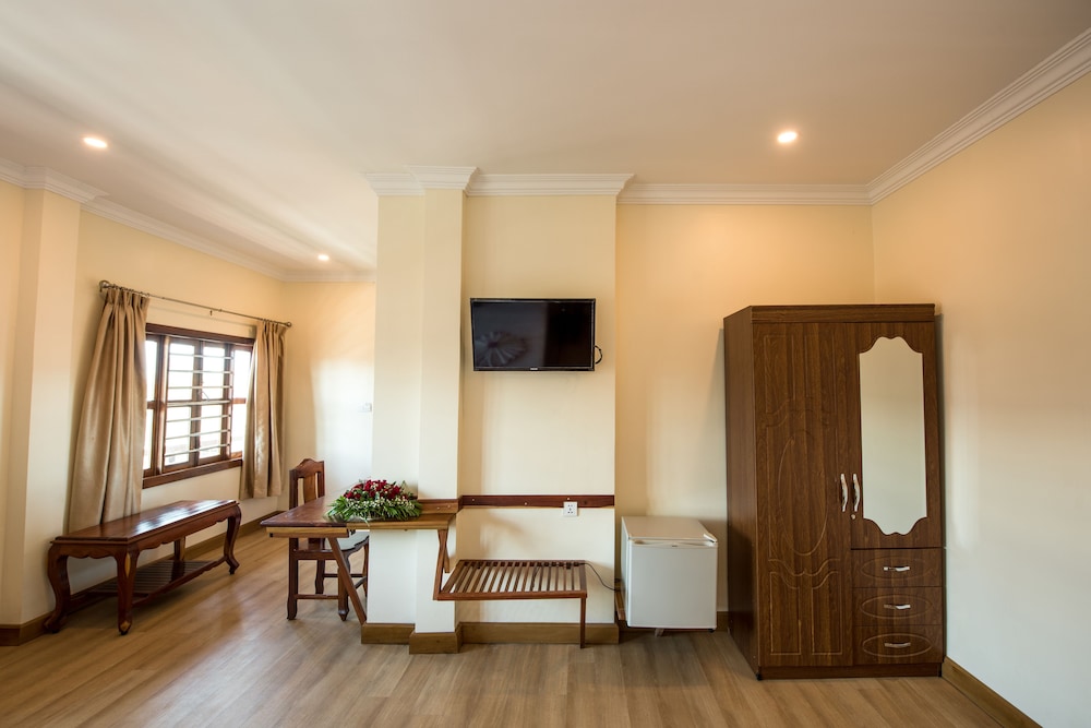 Seng Hout Hotel 42/53