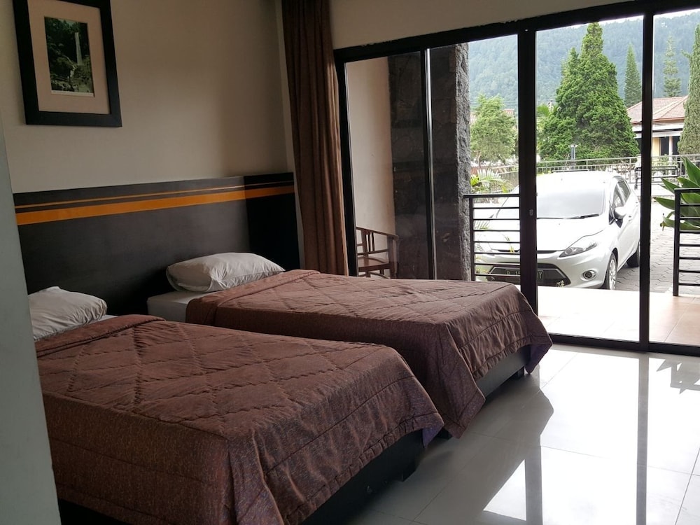 Grand Bintang Tawangmangu 10/20