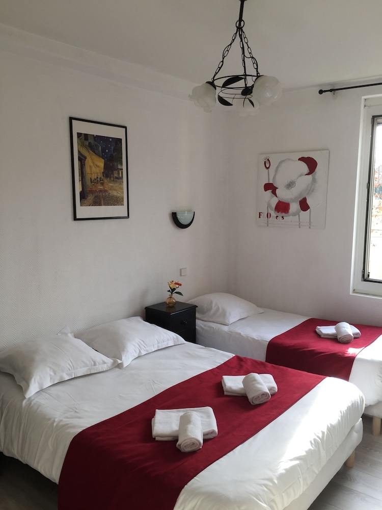 ROOM, TRIPLE