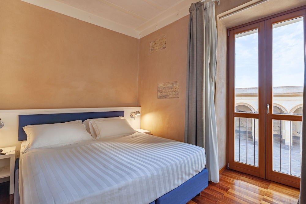 1 BEDROOM, JUNIOR, STUDIO, CITY VIEW