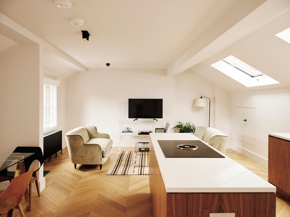 Weymouth Mews 38/50