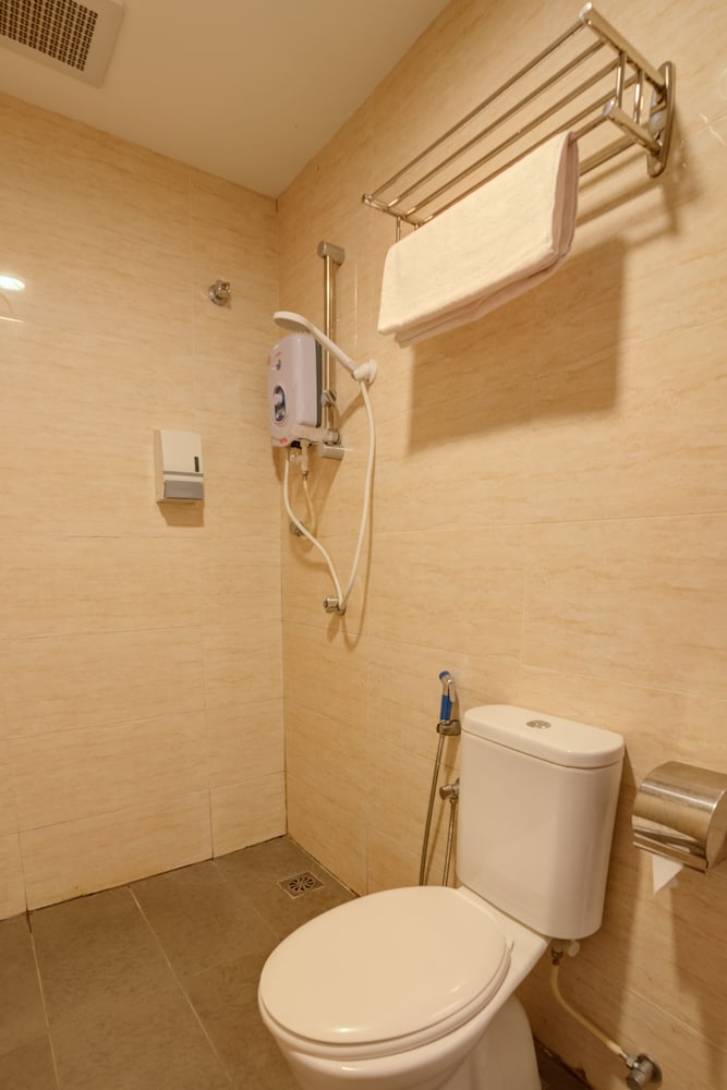 GM HOTEL SUNWAY METRO 56/57