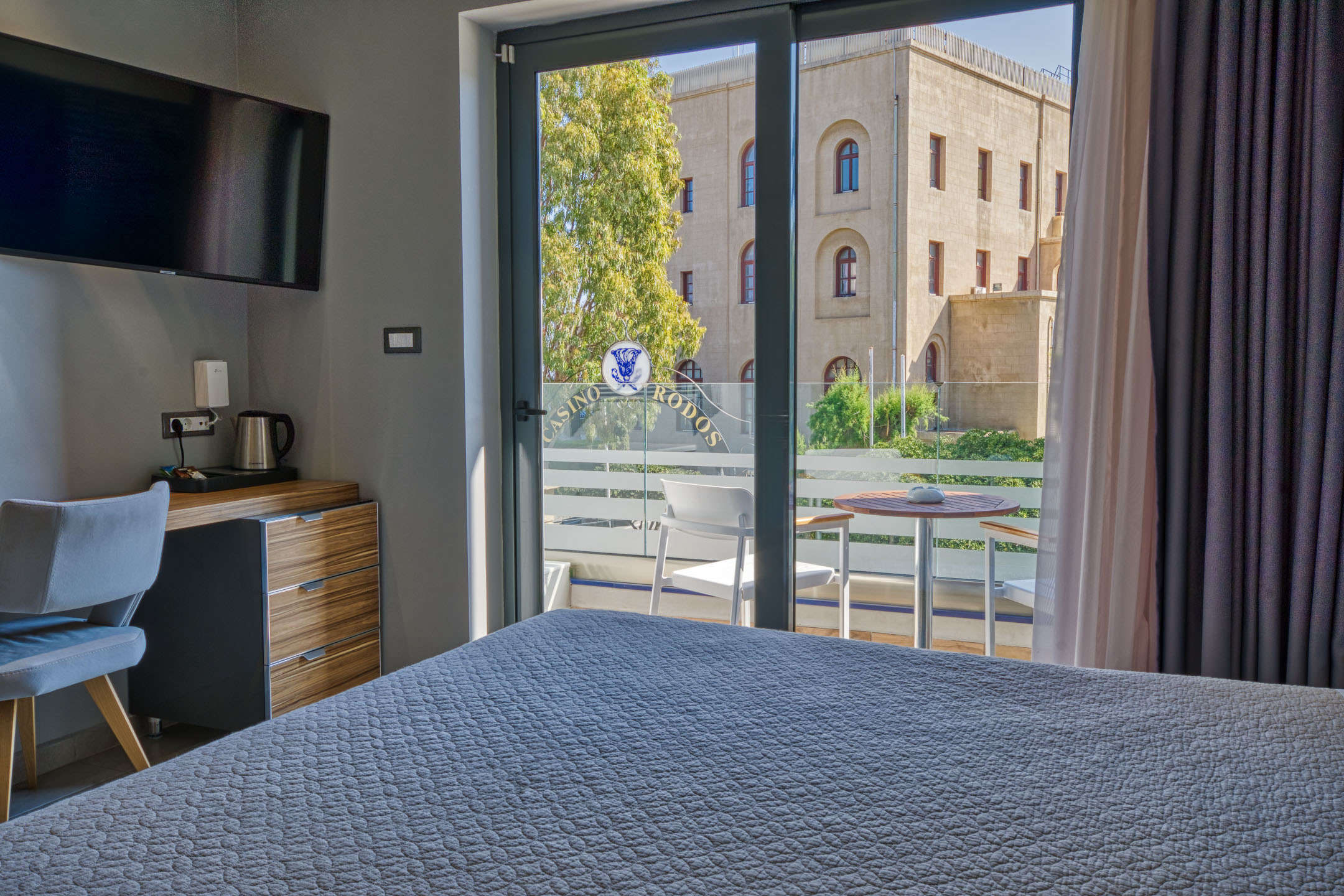 Island Boutique Hotel 50/58