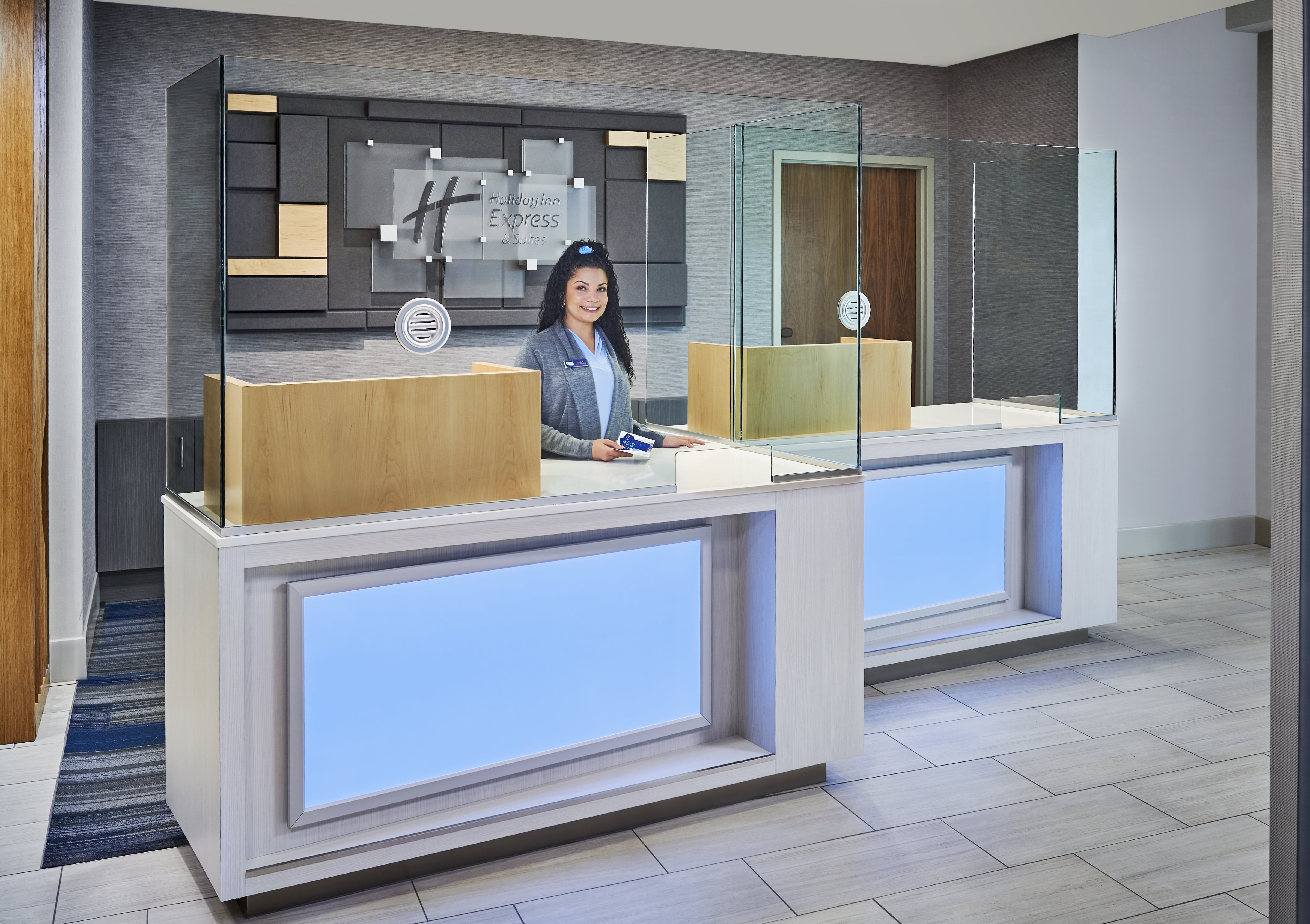 Holiday Inn Express & Suites Windsor East – Lakeshore, an IHG Hotel 5/70