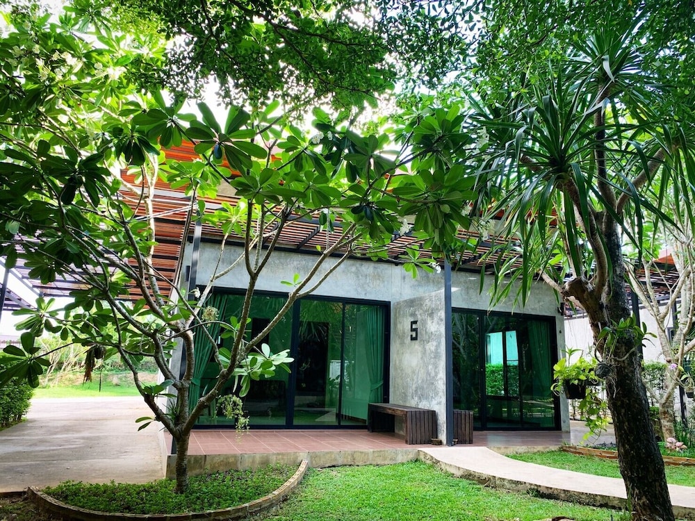 Baansuan Leelawadee Resort Nan 67/70