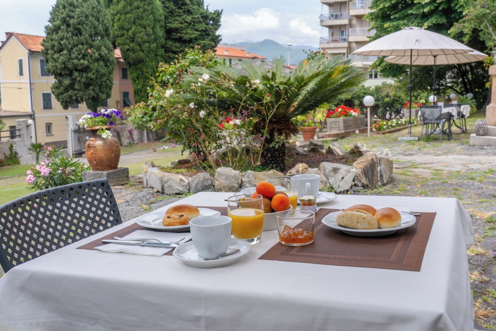 Villa Fieschi Hotel 37/49