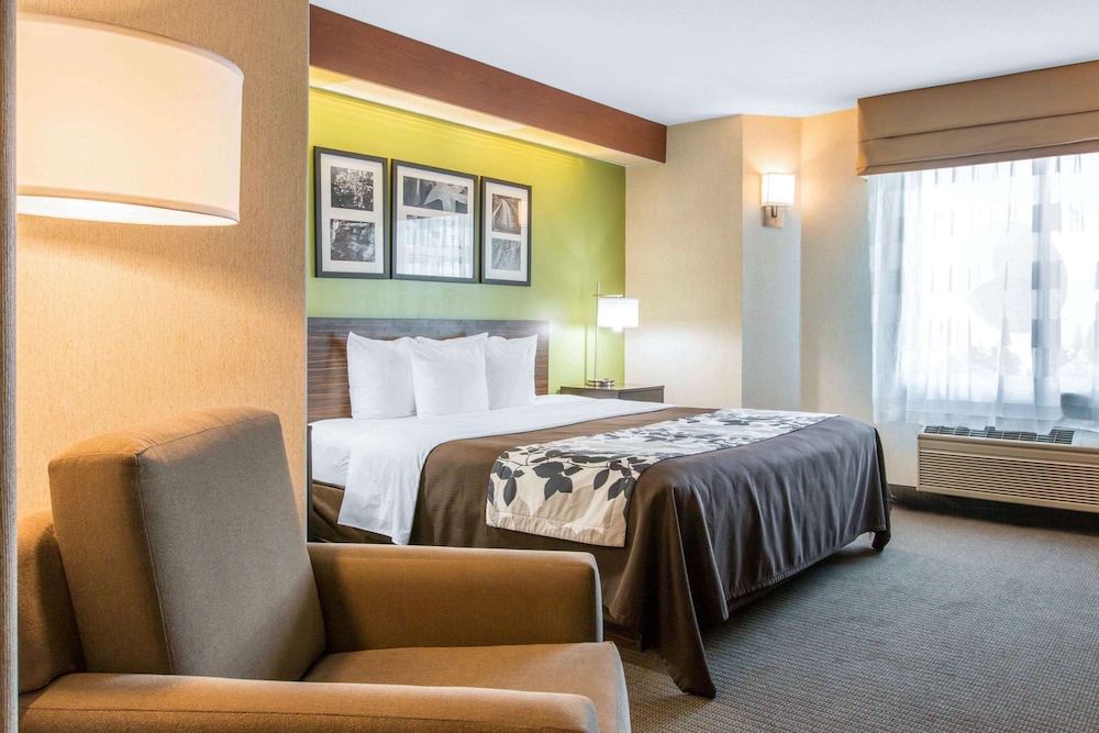 Sleep Inn & Suites Oregon OH 19/32