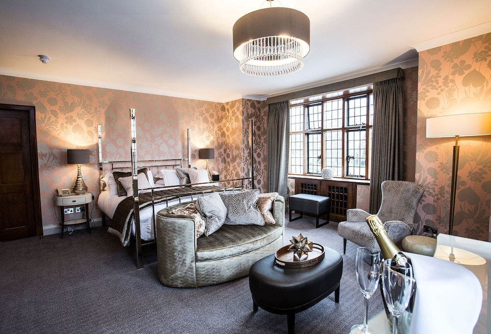 Hogarth S Stone Manor 49/73