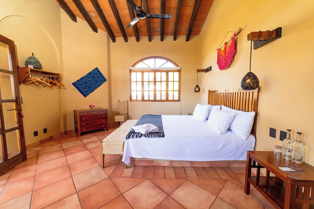 ROOM, KING BED, SEA VIEW, BALCONY