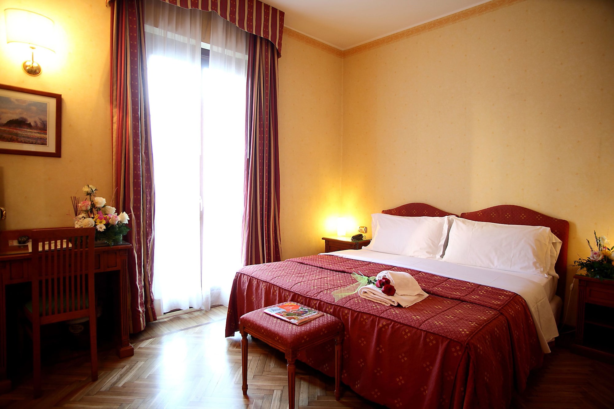 ROOM, SINGLE