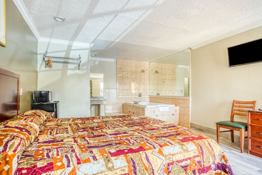 Passport Inn Whittier 14/25